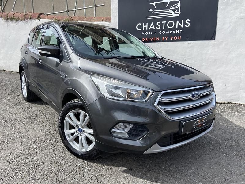 Usado Ford Kuga Zetec 120 HP (88 kW) 2017 Cinzento SUV