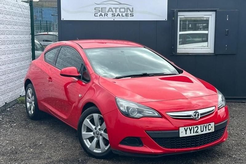 Red Used 2012 Vauxhall Astra GTC Sport Coupe | £2,350 (Fair price) - Image 1/1
