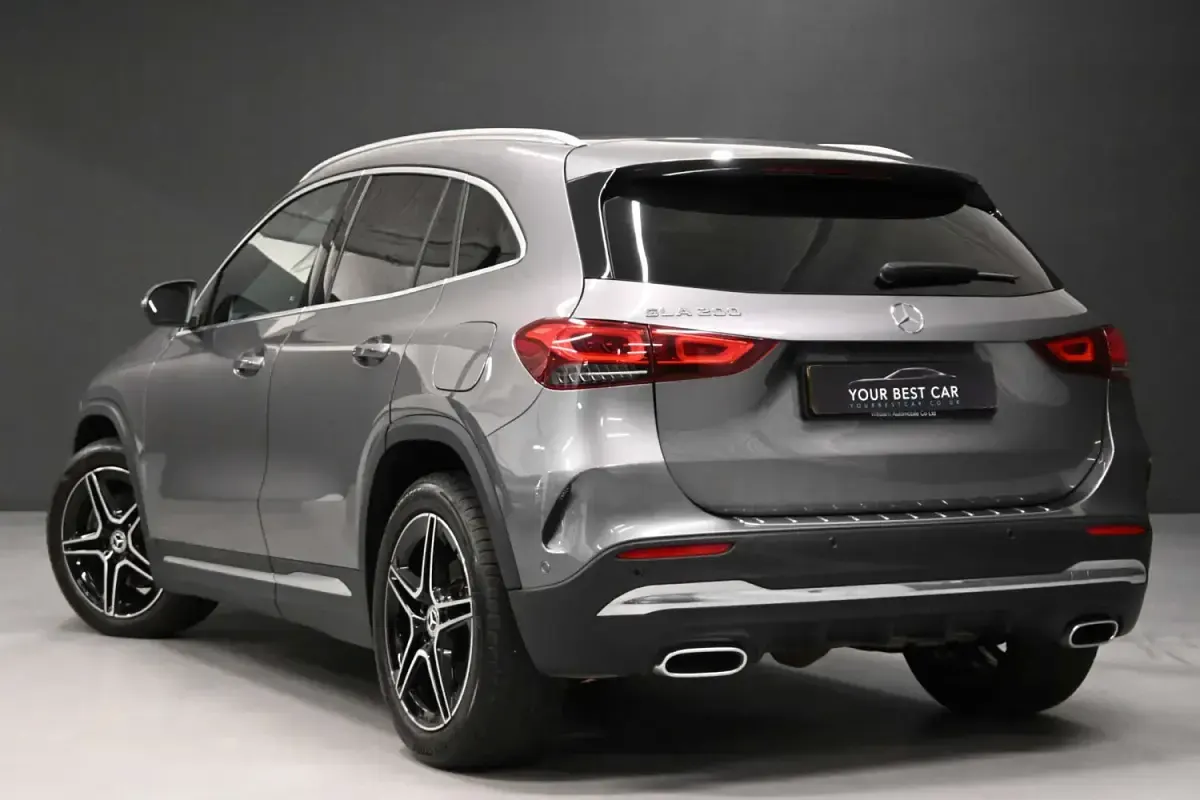 Usado Mercedes GLA200 Executive 163 HP (119 kW) 2023 Cinzento SUV