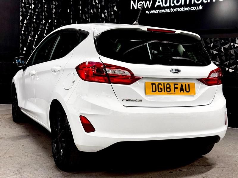 Used Ford Fiesta Zetec 2018 White Hatchback