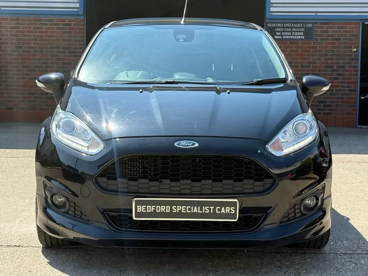 Used Ford Fiesta Zetec 140 HP (102 kW) 2015 Black Hatchback