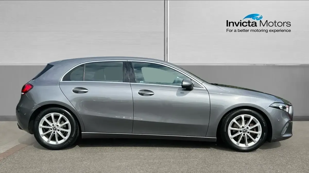 Usado Mercedes A180 Executive 136 CV (100 kW) 2020 Gris Utilitario