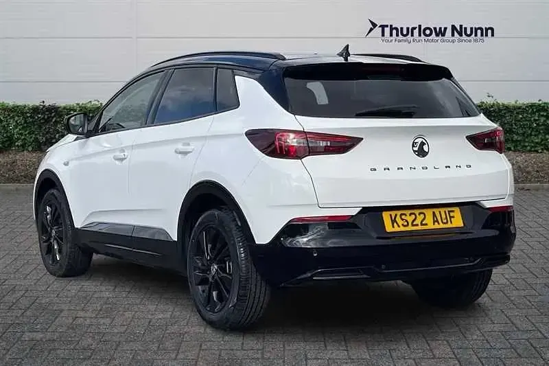 Used Vauxhall Grandland X GS Line 130 HP (95 kW) 2022 White SUV