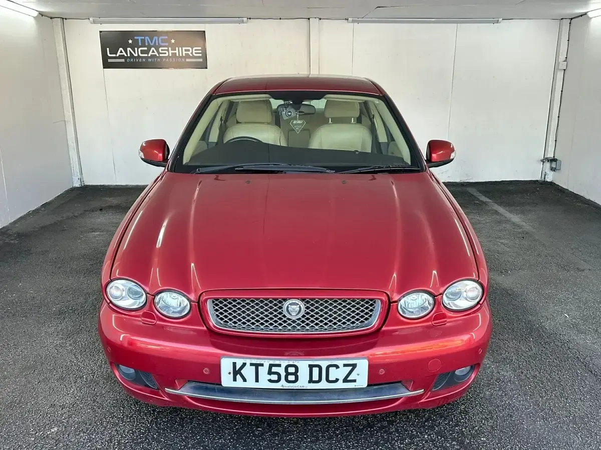 Used Jaguar X-type SE 143 HP (105 kW) 2008 Red Sedan