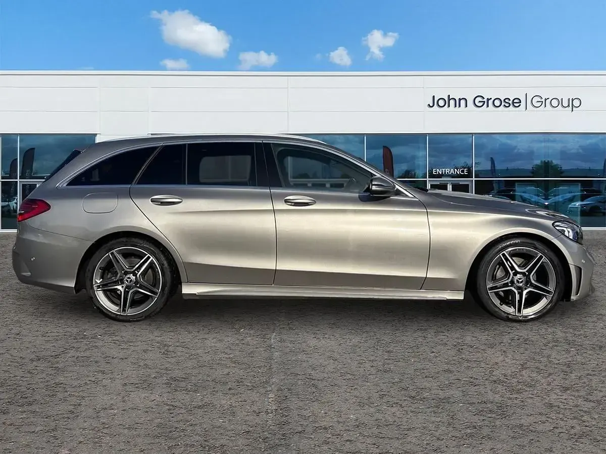 Usado Mercedes C220 AMG line 2019 Prateado Carrinha