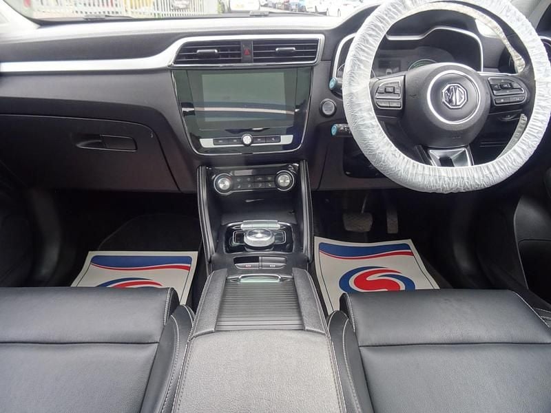 Used MG ZS Exclusive 105 kW (143 HP) 2021 Red SUV