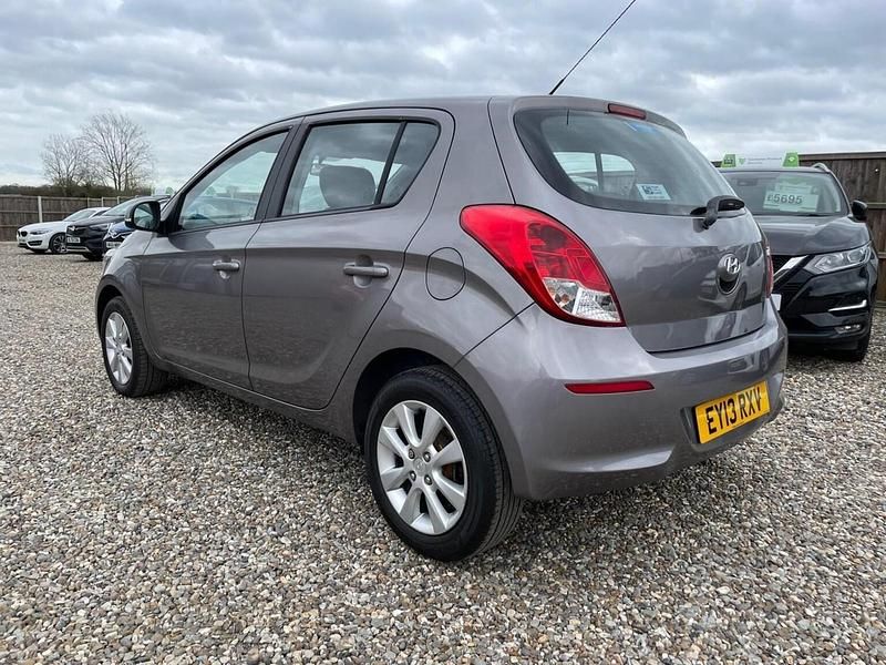 Used Hyundai i20 Active 85 HP (62 kW) 2013 Grey Hatchback