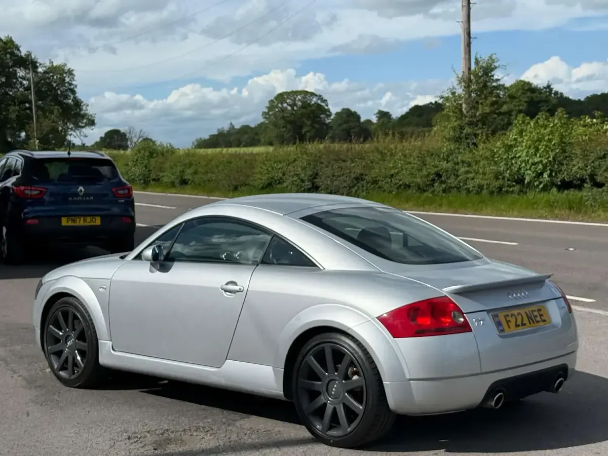 Used Audi TT Performance 225 HP (165 kW) 2002 Silver Coupe