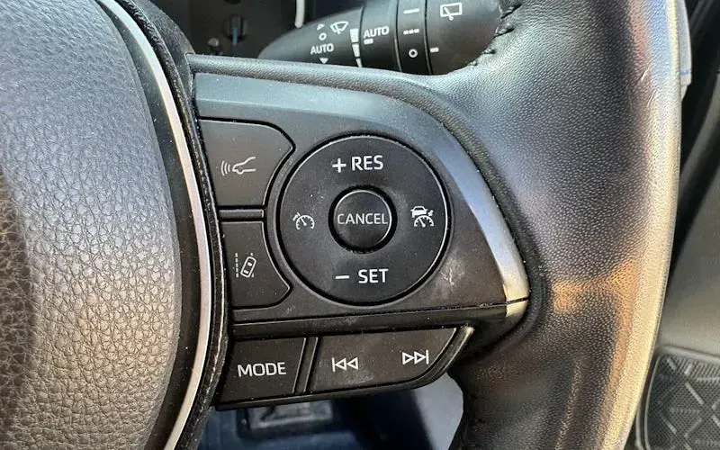 Used Toyota RAV4 Hybrid 218 HP (160 kW) 2020 Blue SUV
