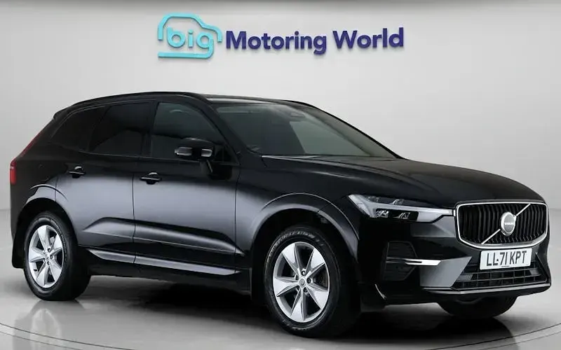Używany Volvo XC60 Momentum 250 KM (183 kW) 2021 SUV