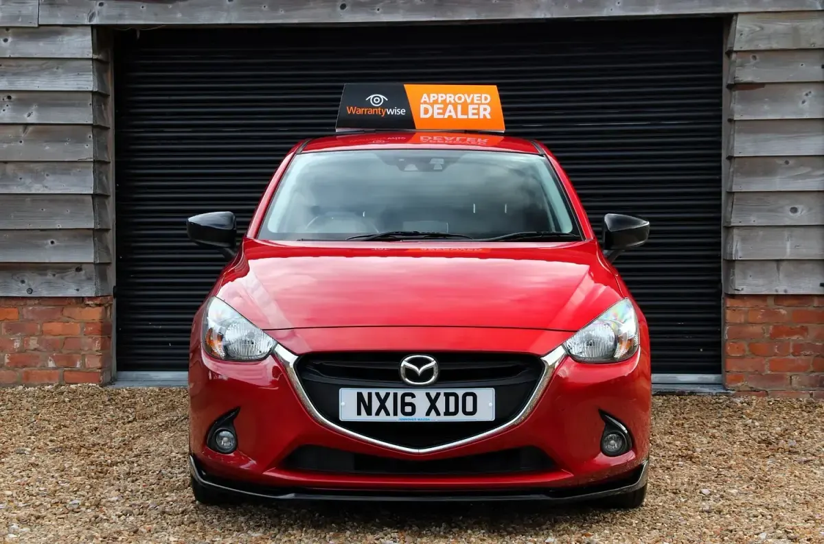 Used Mazda 2 Inclusive 88 HP (64 kW) 2016 Red Hatchback