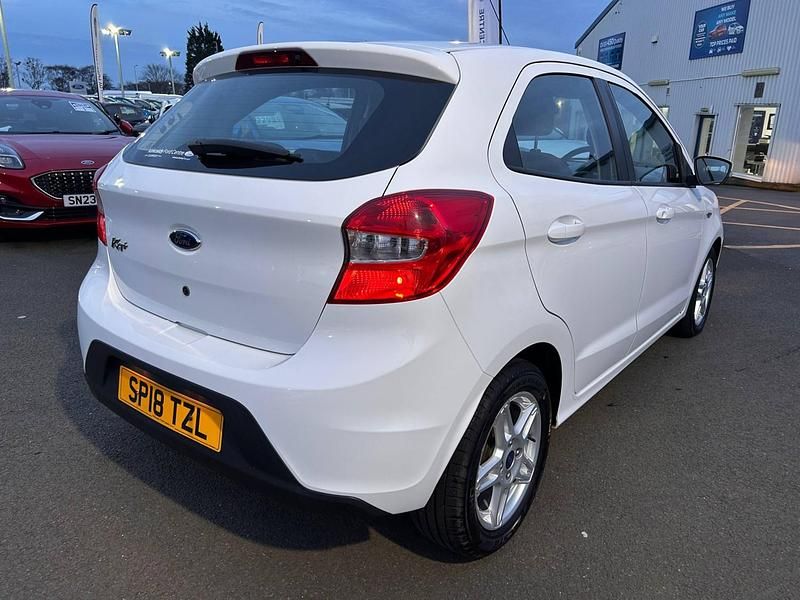 Used Ford Ka Plus Zetec 70 HP (51 kW) 2018 White Hatchback