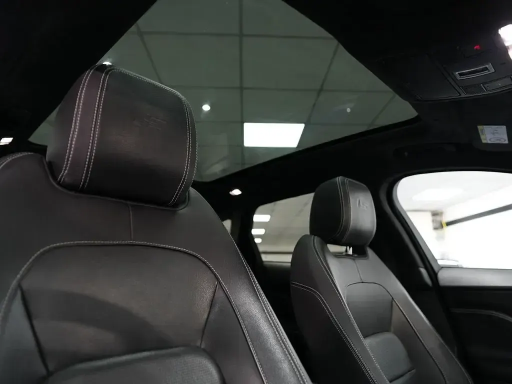 Used Jaguar F-Pace S 300 HP (220 kW) 2019 White SUV