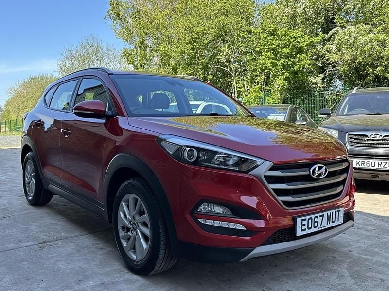 Used Hyundai Tucson SE 141 HP (103 kW) 2017 Red SUV
