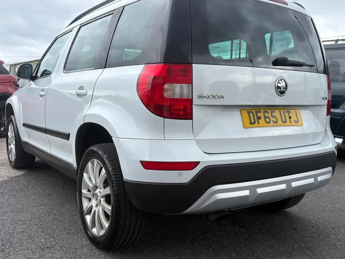 Used Skoda Yeti SE 110 HP (80 kW) 2015 White SUV