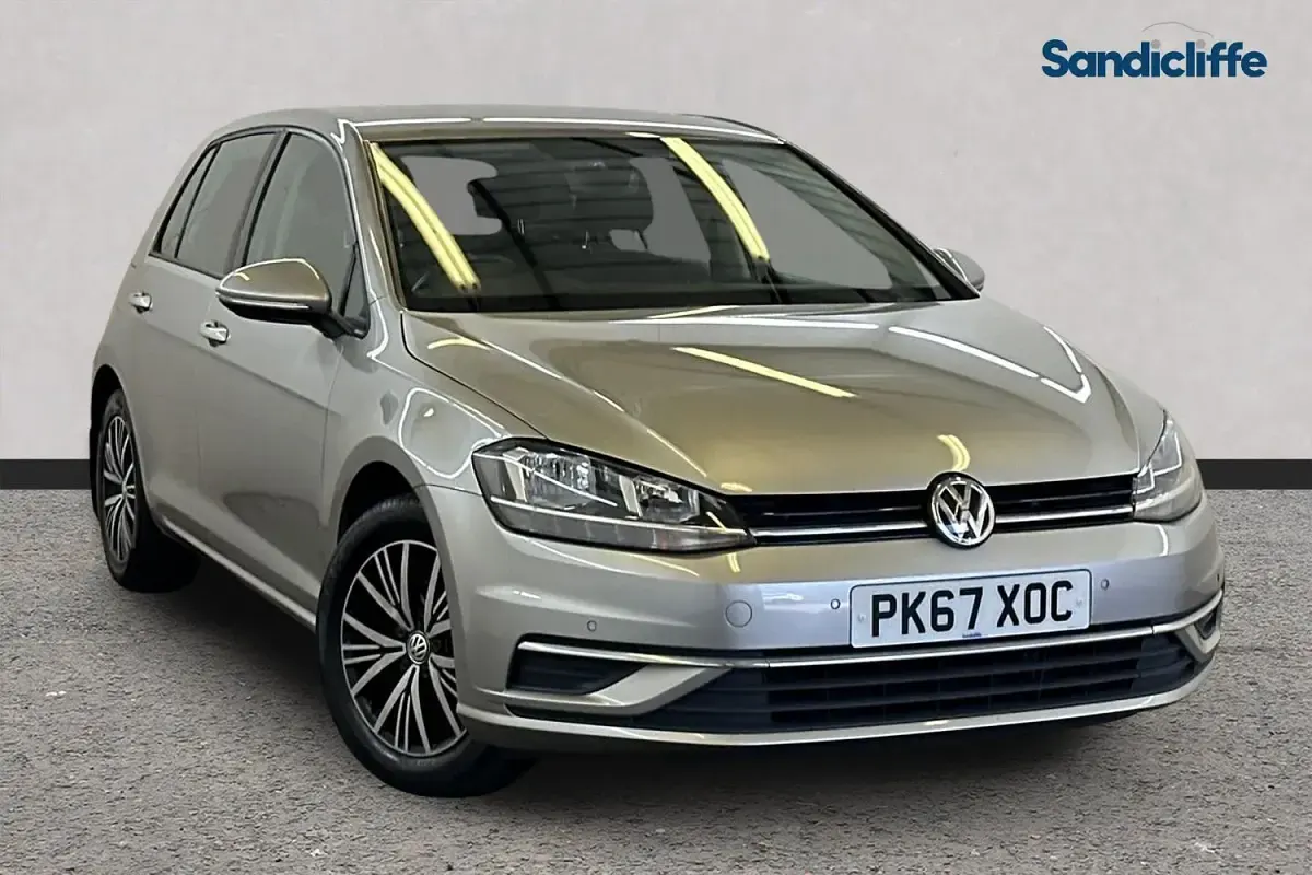 Used VW Golf VII SE 110 HP (80 kW) 2017 Hatchback