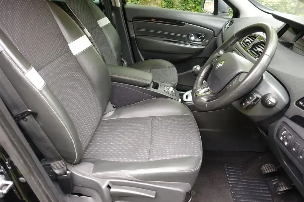 Używany Renault Scénic III Dynamique 110 KM (80 kW) 2016 Czarny Minivan