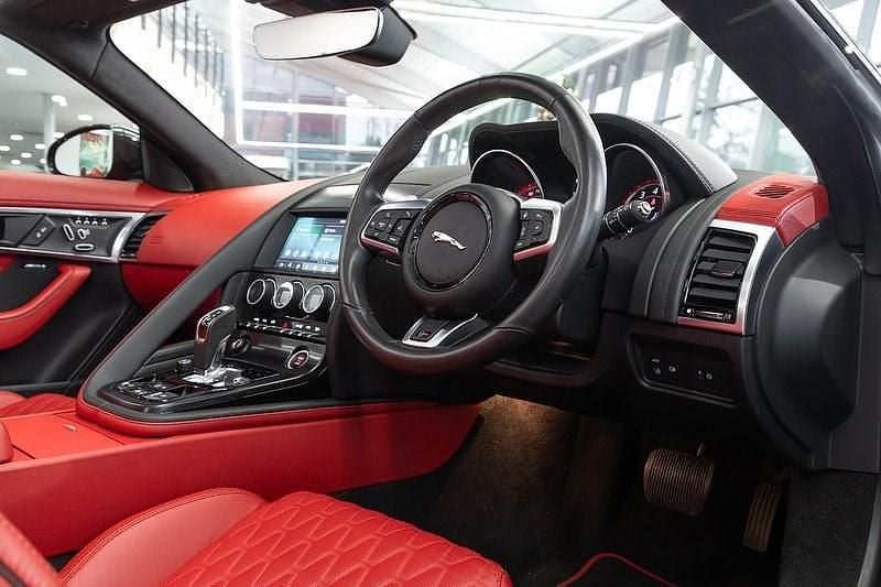 Used Jaguar F-Type SVR 2019 Santorini black metallic Cabriolet