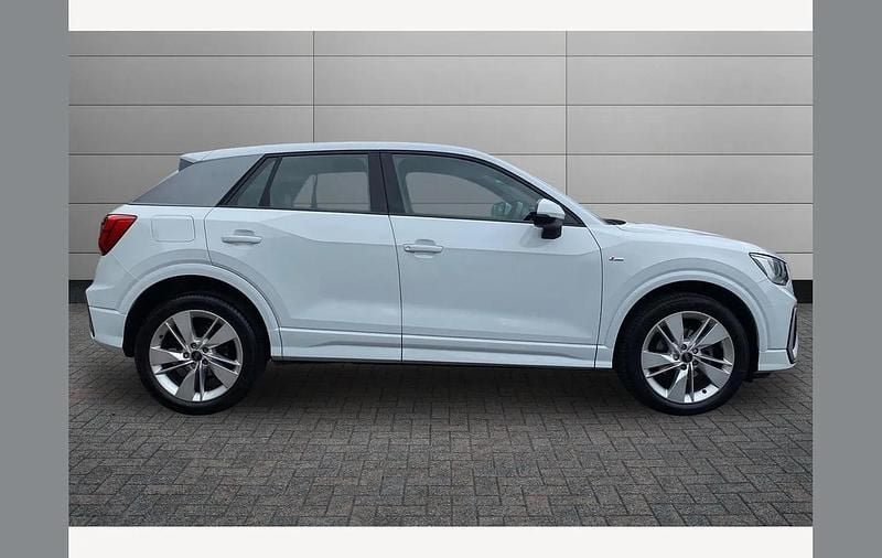 Used Audi Q2 S-Line 150 HP (110 kW) 2023 White SUV