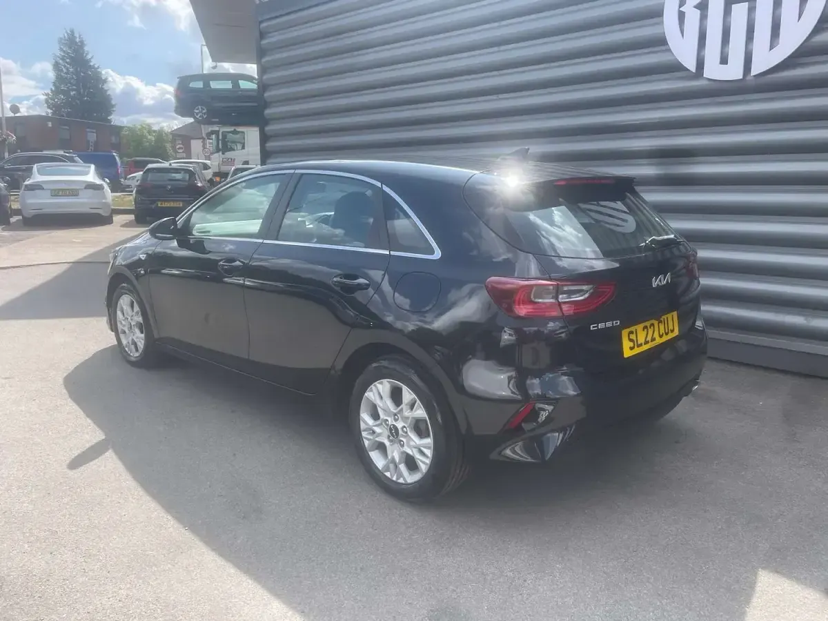 Used Kia Ceed 118 HP (86 kW) 2022 Black Hatchback