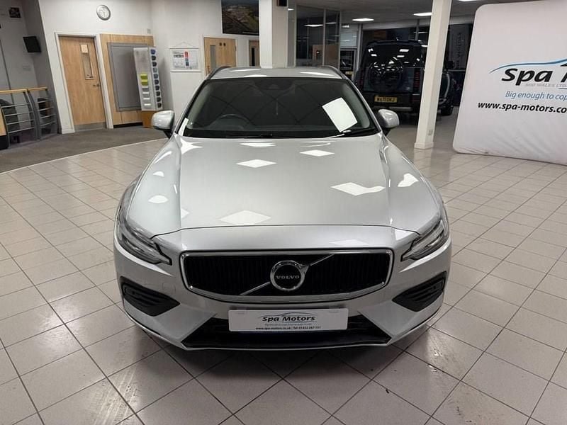 Usado Volvo V60 Momentum 150 HP (110 kW) 2019 Prateado Carrinha
