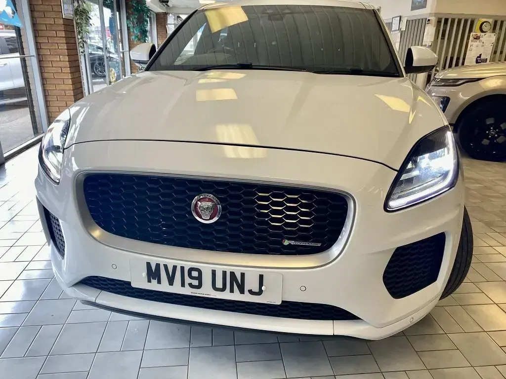 Used Jaguar E-Pace R-Dynamic 150 HP (110 kW) 2019 White SUV