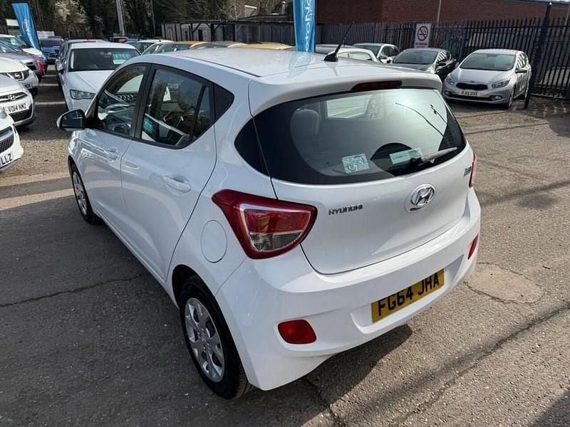 Used Hyundai i10 SE 66 HP (48 kW) 2014 White Hatchback
