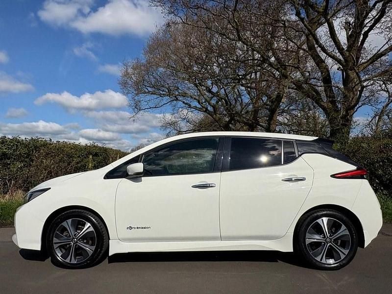 Used Nissan Leaf N-Connecta 110 kW (150 HP) 2019 White Hatchback