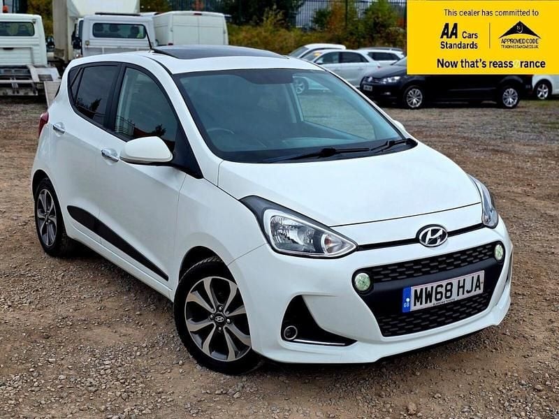 White Used 2018 Hyundai i10 Premium SE Hatchback | £9,988 (A bit pricey) - Image 1/4