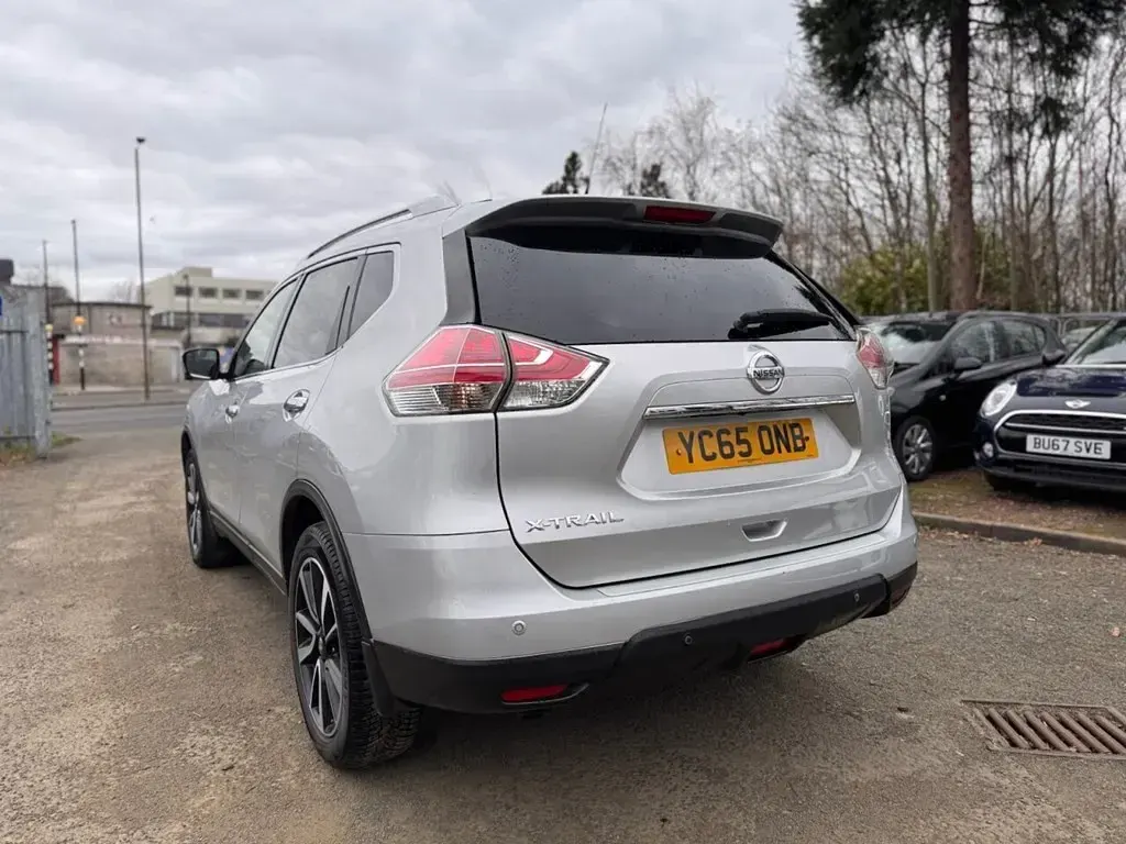 Usado Nissan X-Trail N-TEC 130 CV (95 kW) 2015 Plateado SUV