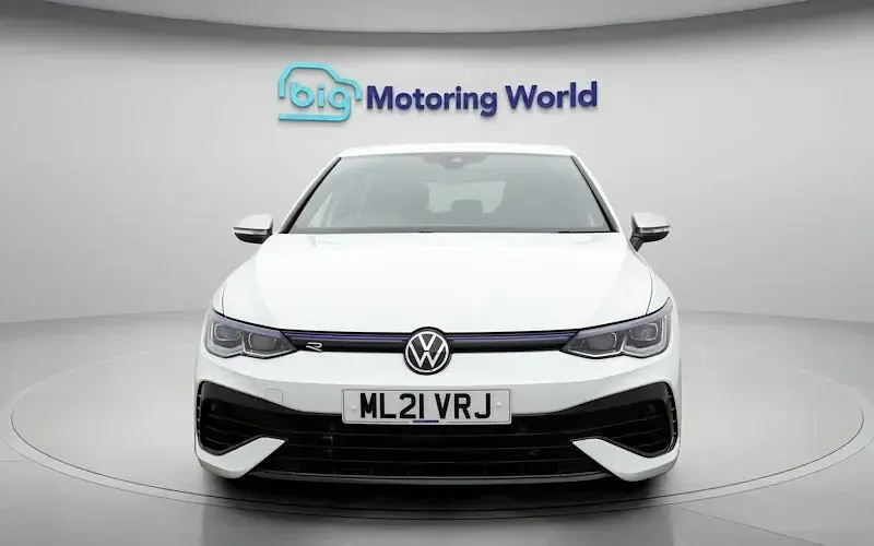 Używany VW Golf VIII R 320 KM (235 kW) 2024 Hatchback