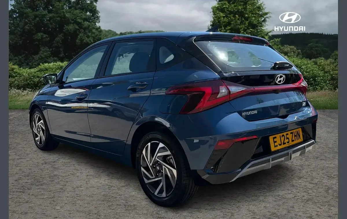 Used Hyundai i20 Advanced 99 HP (72 kW) 2025 Blue Hatchback