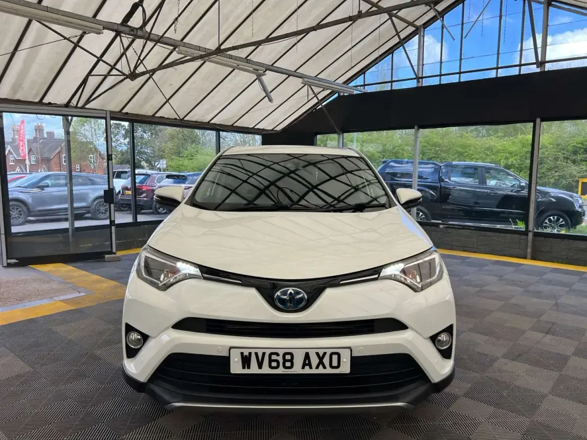 Second-hand Toyota RAV4 Hybrid 2018 Alb SUV