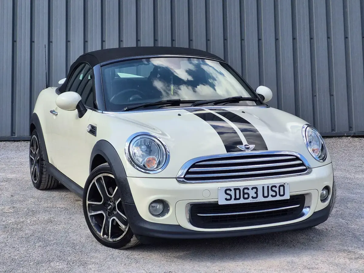 Used Mini Cooper Roadster 122 HP (89 kW) 2013 Cream Cabriolet