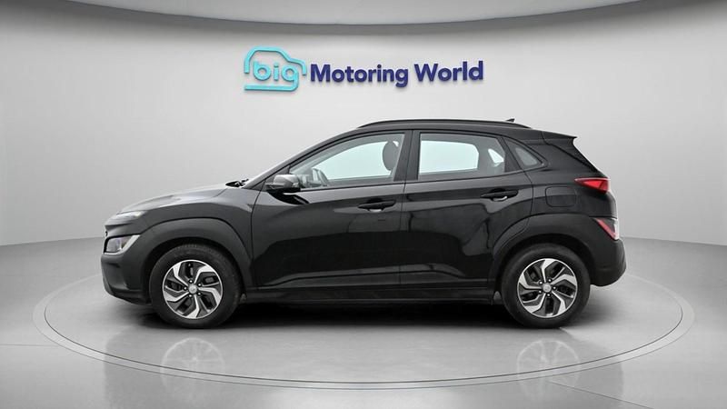 Second-hand Hyundai Kona SE 141 CP (103 kW) 2022 Negru SUV