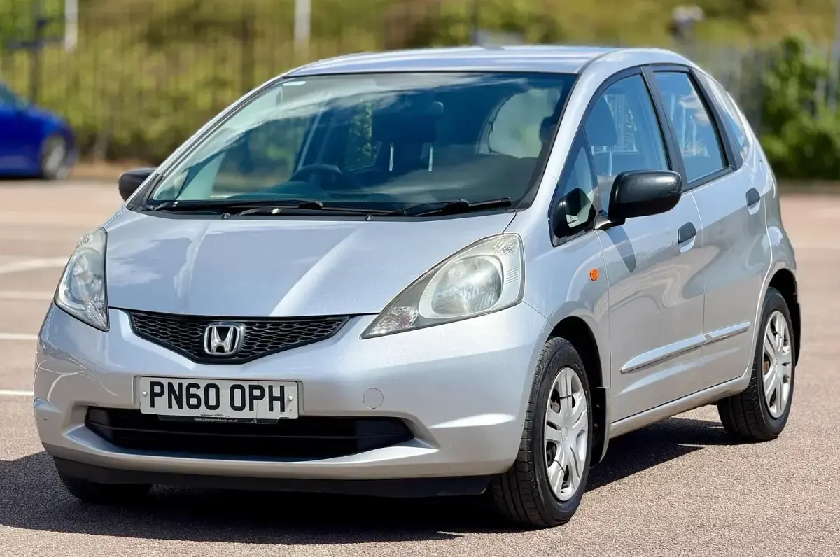 Used Honda Jazz S 90 HP (66 kW) 2010 Silver Hatchback