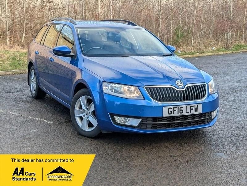 Blue Used 2016 Skoda Octavia SE Estate | £7,995 (Good price) - Image 1/4