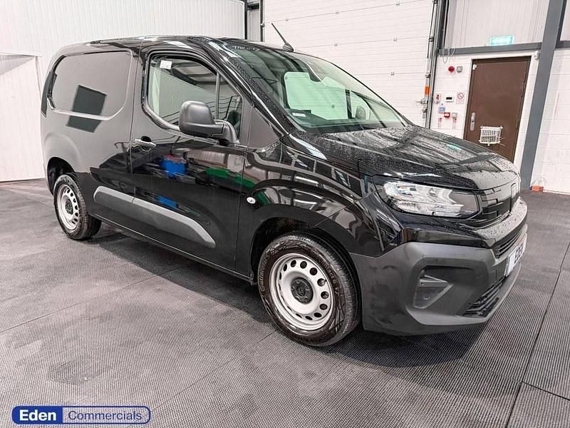 Black Used 2024 Peugeot Partner MPV | £14,750 (A bit pricey) - Image 1/4