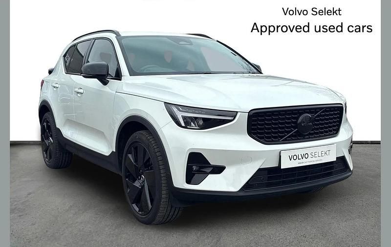 Used Volvo XC40 Plus 194 HP (142 kW) 2025 White SUV