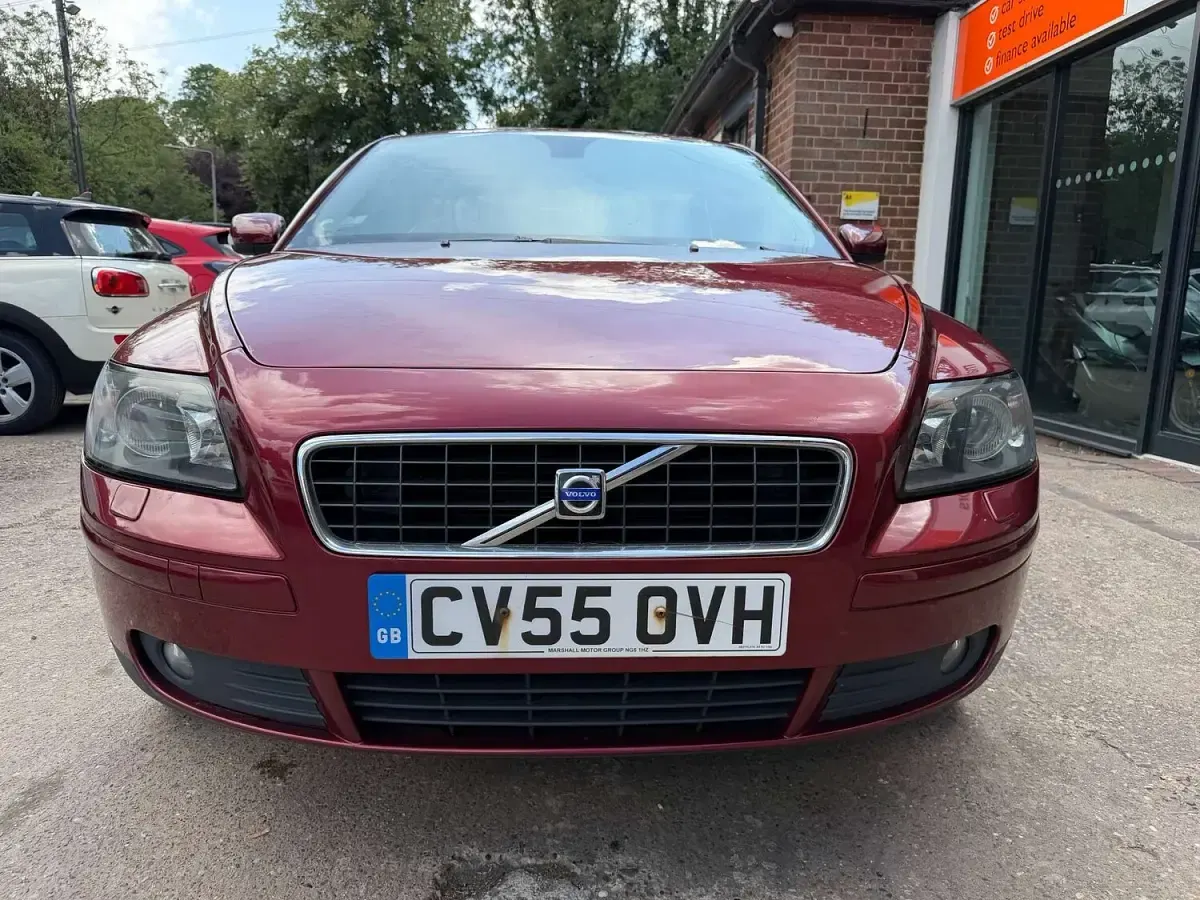 Used Volvo S40 SE 2005 Red Sedan