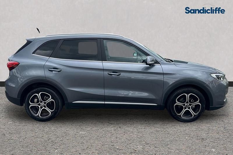 Usado MG ZS SE 115 HP (84 kW) 2024 Cinzento SUV