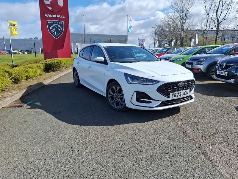 Used Ford Focus ST-Line 125 HP (91 kW) 2023 White Hatchback