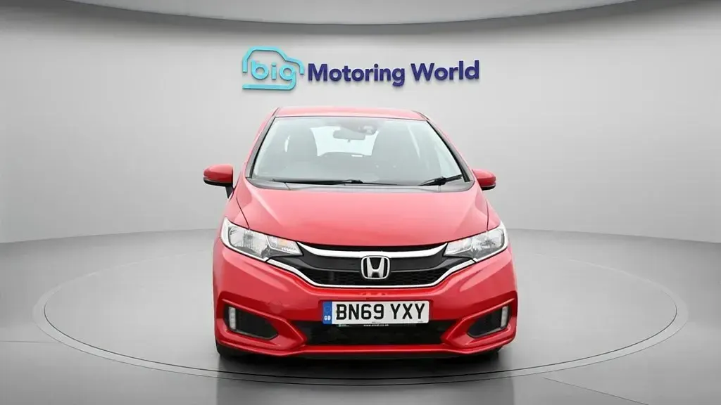 Used Honda Jazz S 102 HP (75 kW) 2019 Red Hatchback