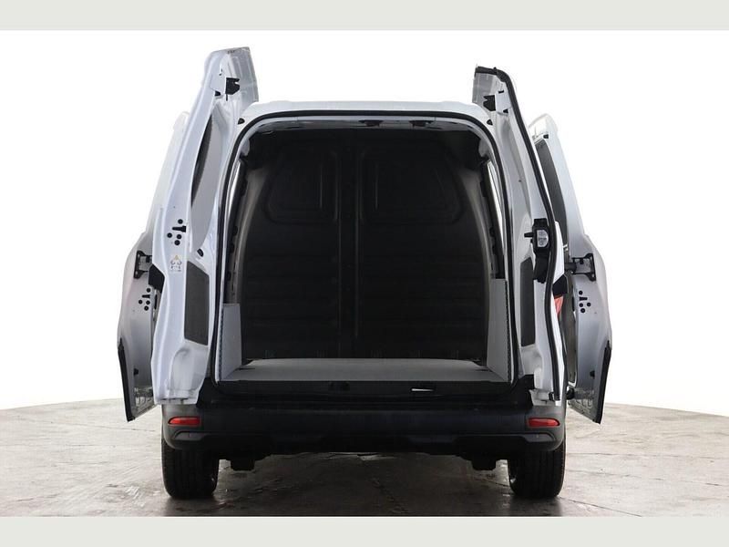 Used Renault Kangoo 89 kW (122 HP) 2024 White MPV