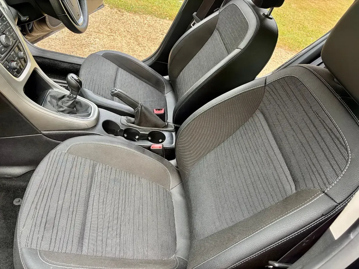 Used Vauxhall Astra Excite 2014 Black Hatchback
