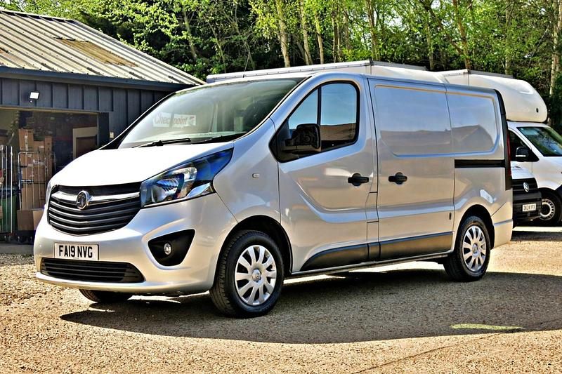 Used Vauxhall Vivaro Sportive 120 HP (88 kW) 2019 Silver MPV