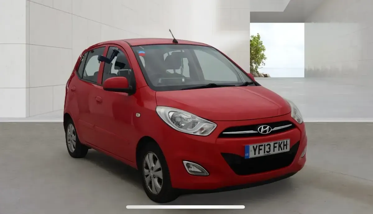 Gebraucht Hyundai i10 Active 83 PS (61 kW) 2013 Rot Kleinwagen
