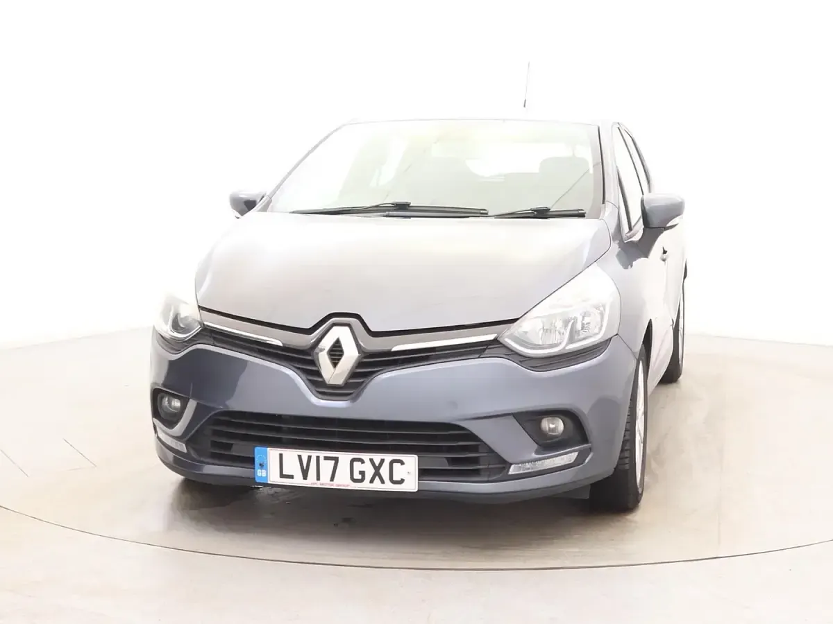 Used Renault Clio Dynamique 75 HP (55 kW) 2017 Grey Hatchback