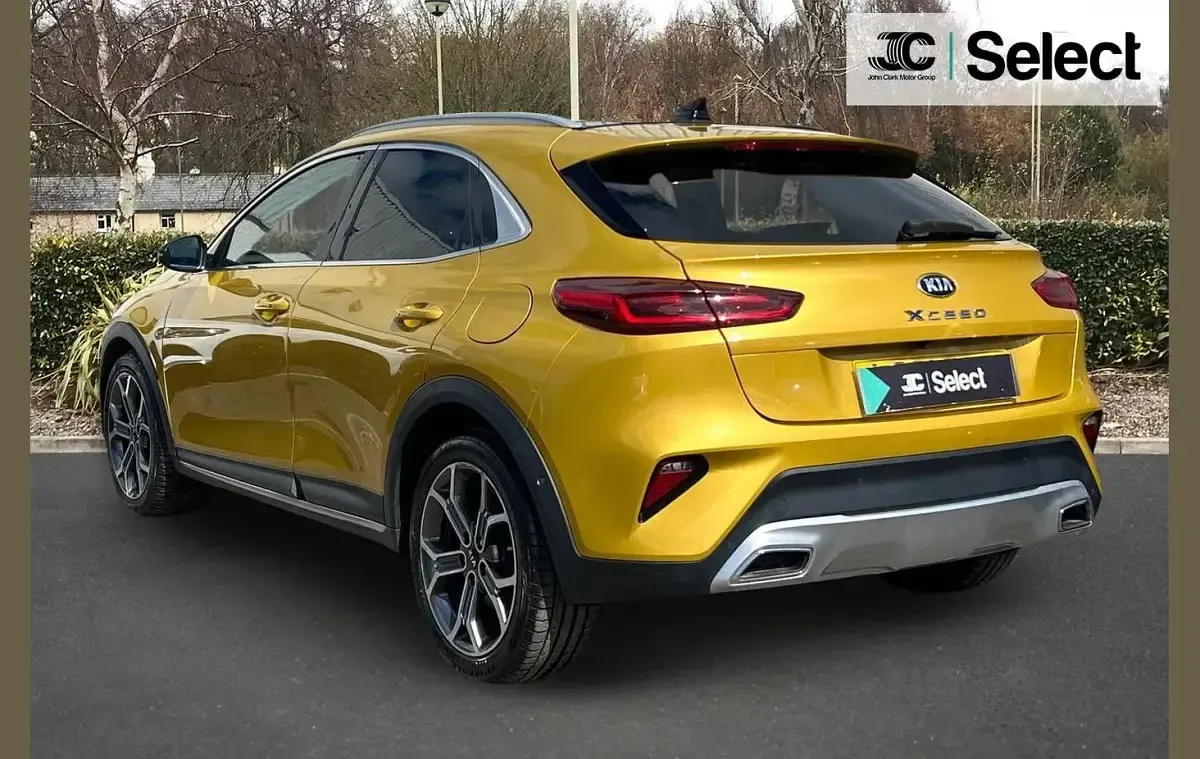 Usado Kia XCeed First Edition 138 CV (101 kW) 2021 Amarillo SUV