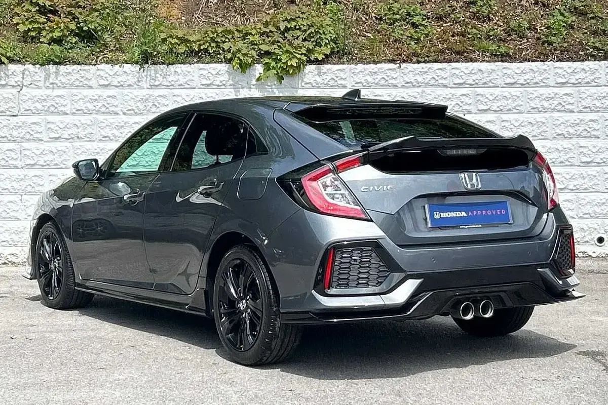 Used Honda Civic Sport 182 HP (133 kW) 2018 Polished metal Hatchback